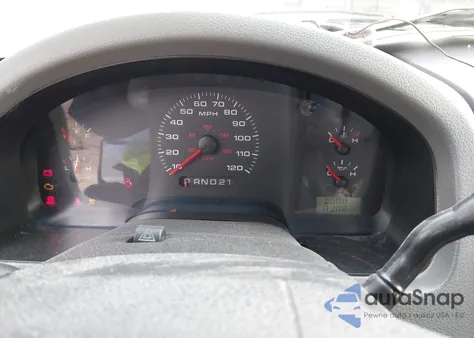 2005 Ford F-150 Stx/Xl/Xlt z USA, uszkodzony, nr VIN 1FTRX12W25NA90899